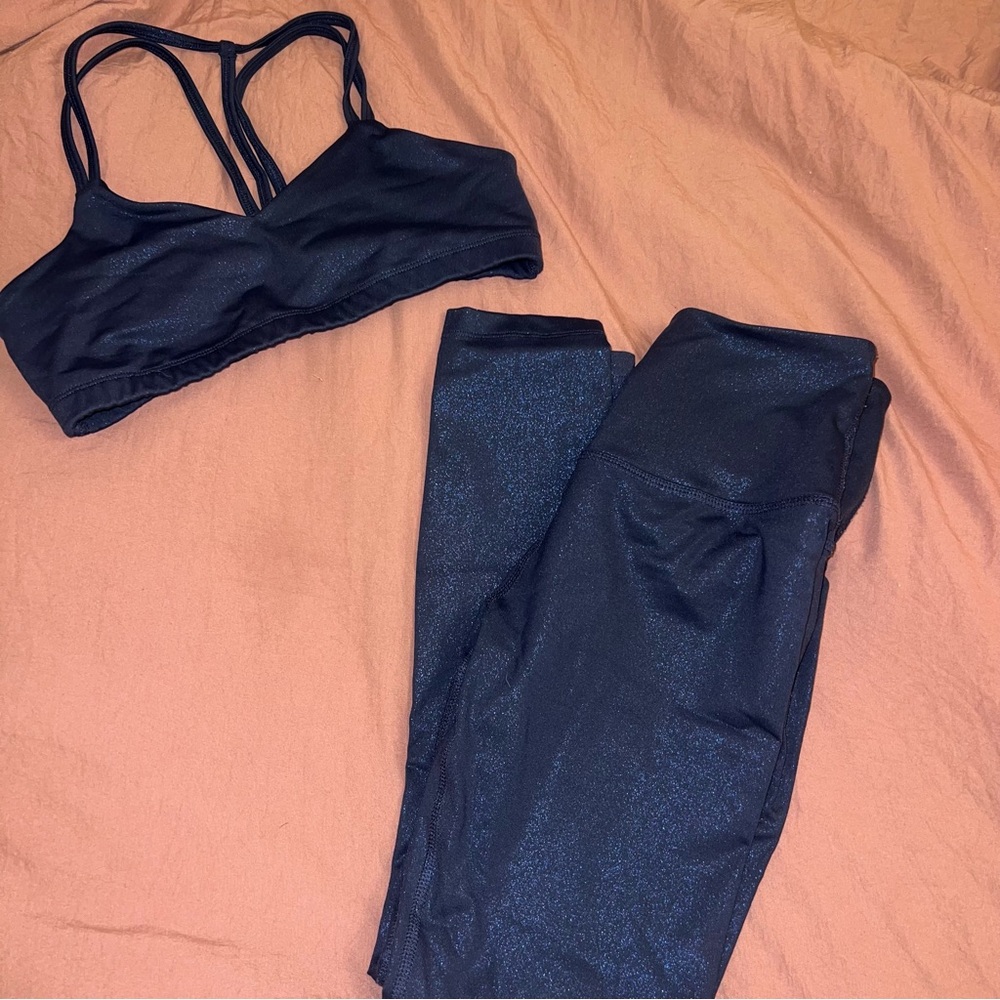 Beyond Yoga Navy Set